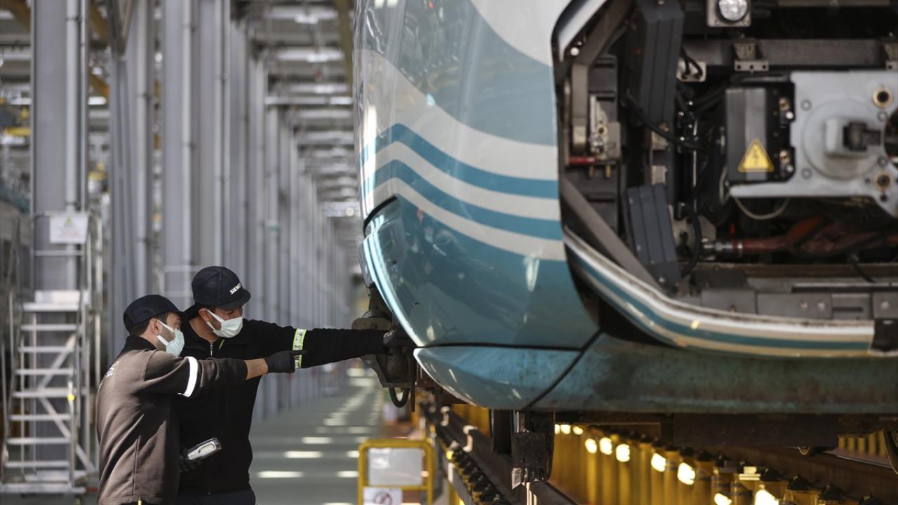 "Atölyede setler ertesi günkü sefere hazır hale getiriliyor"