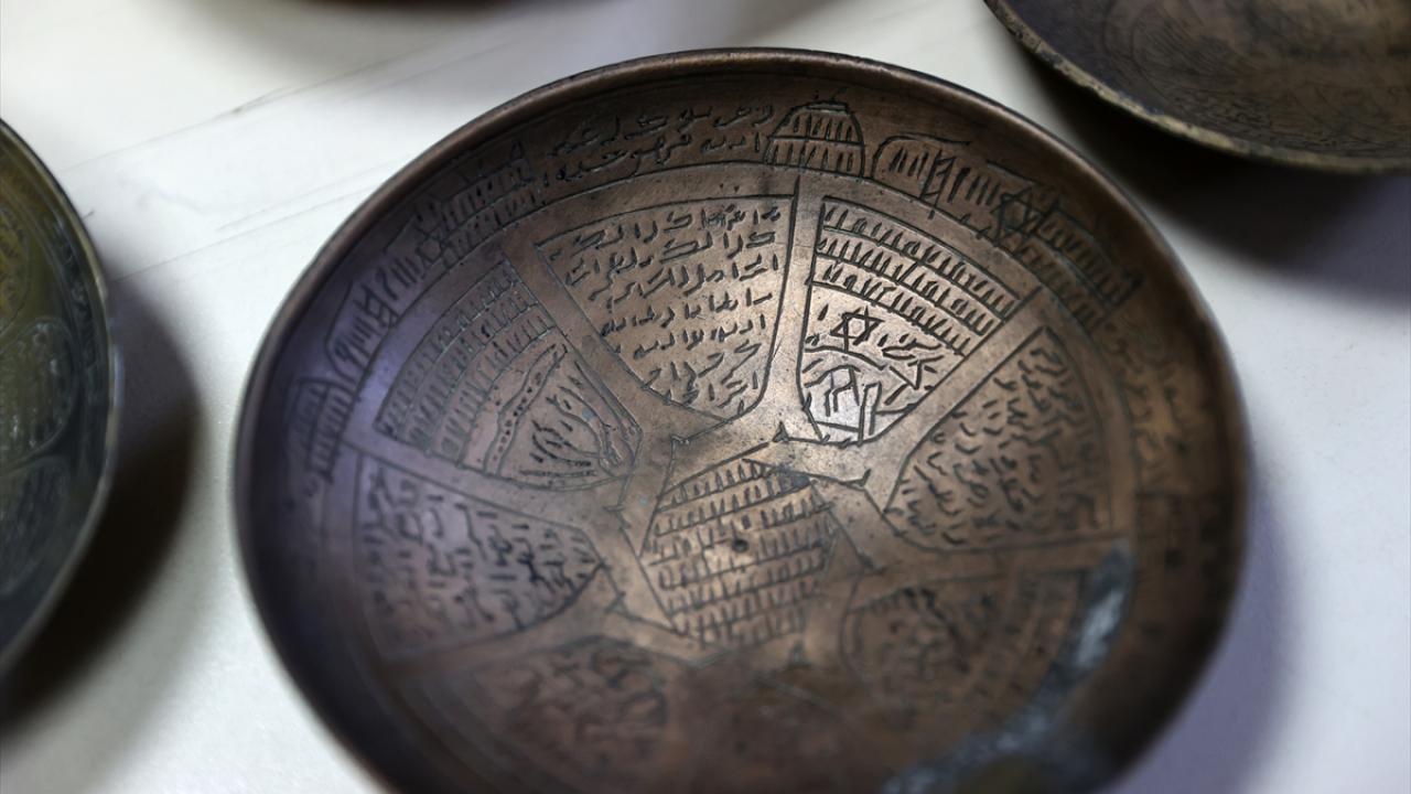 "Osmanlı`da şifa tasları için su satan, sebilci adında esnafın olduğunu görüyoruz"