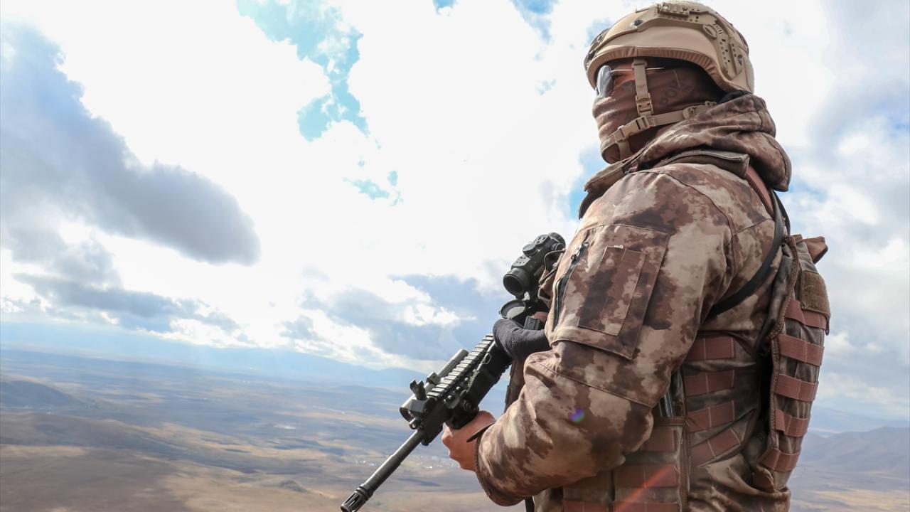 "Jandarmamız sınırda sürekli devriye atıyor"