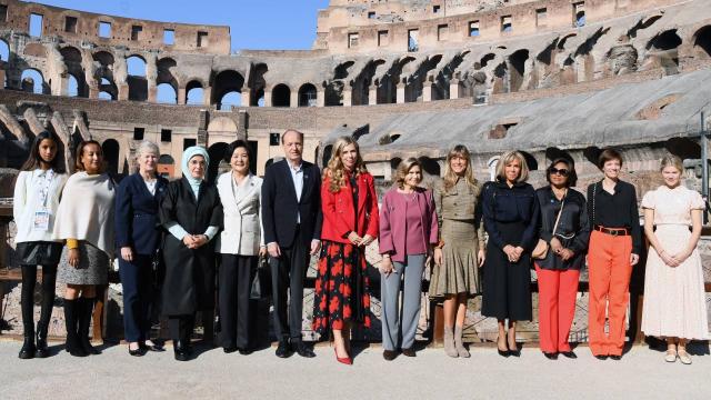 Emine Erdoğan Romada lider eşleriyle bir araya geldi