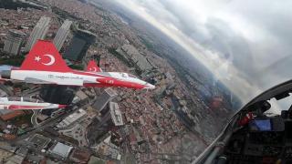 Türk Yıldızları'ndan İstanbul'a 29 Ekim selamı