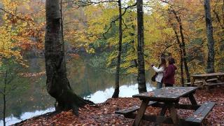 Yedigöller'de sonbahar güzelliği yaşanıyor