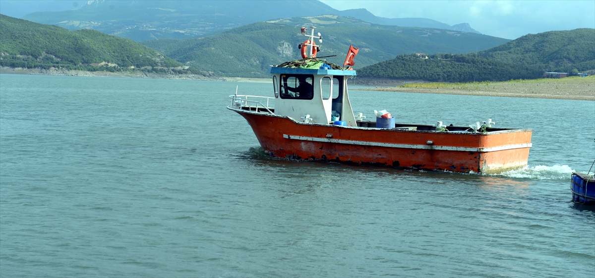 "Göl havzası daralıyor"