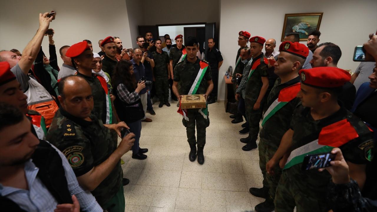  Büyükelçi Demirer emaneti törenle teslim aldı