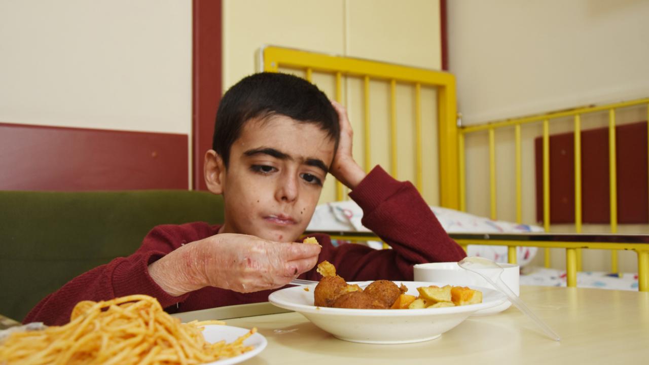 "Bu çocuklarımız hayatlarında hiç kebap, et yememişler"