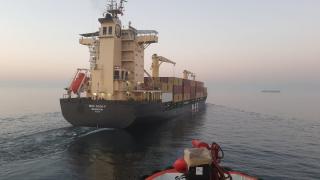 Konteyner gemisi Haydarpaşa açıklarında arızalandı