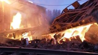 Şili’de raydan çıkan trenin vagonları ateşe verildi