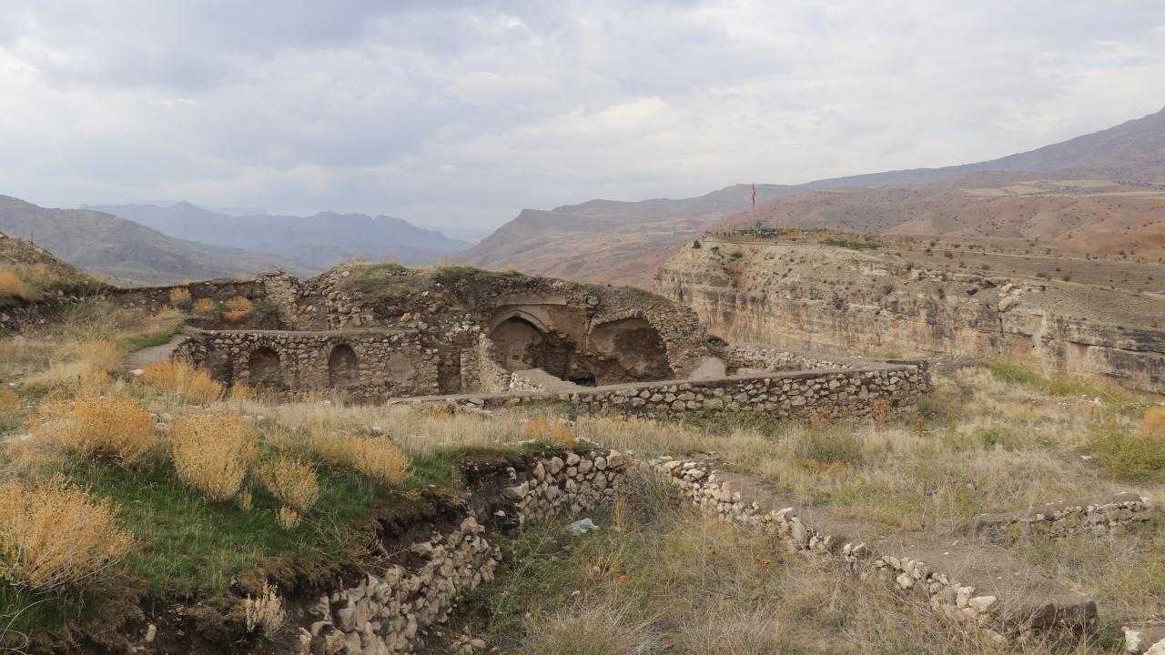 Seyahatname rehber alınacak