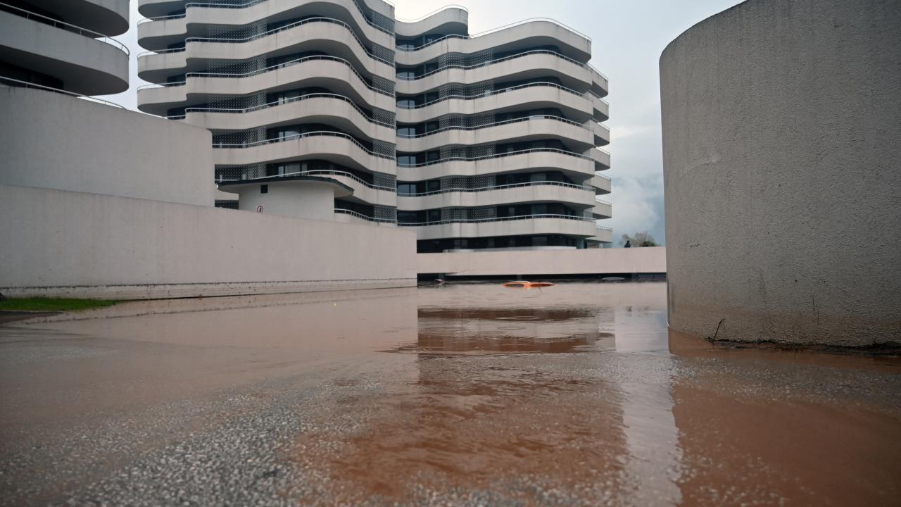 Evler kullanılamaz hale geldi