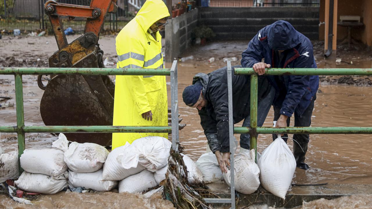 "Trafiğe çıkmayın" uyarısı