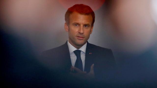 Le Monde: Fransız diplomatlar Macronun politikalarından rahatsız