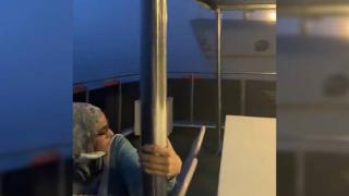 Yolcu teknesi ile vapur çarpışmaktan son anda kurtuldu