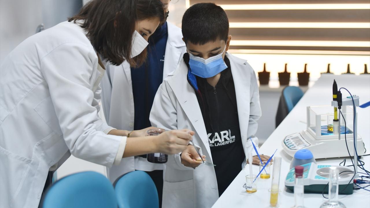 "Çocuklar keyifli bir şekilde çalışmalar yapıyor"