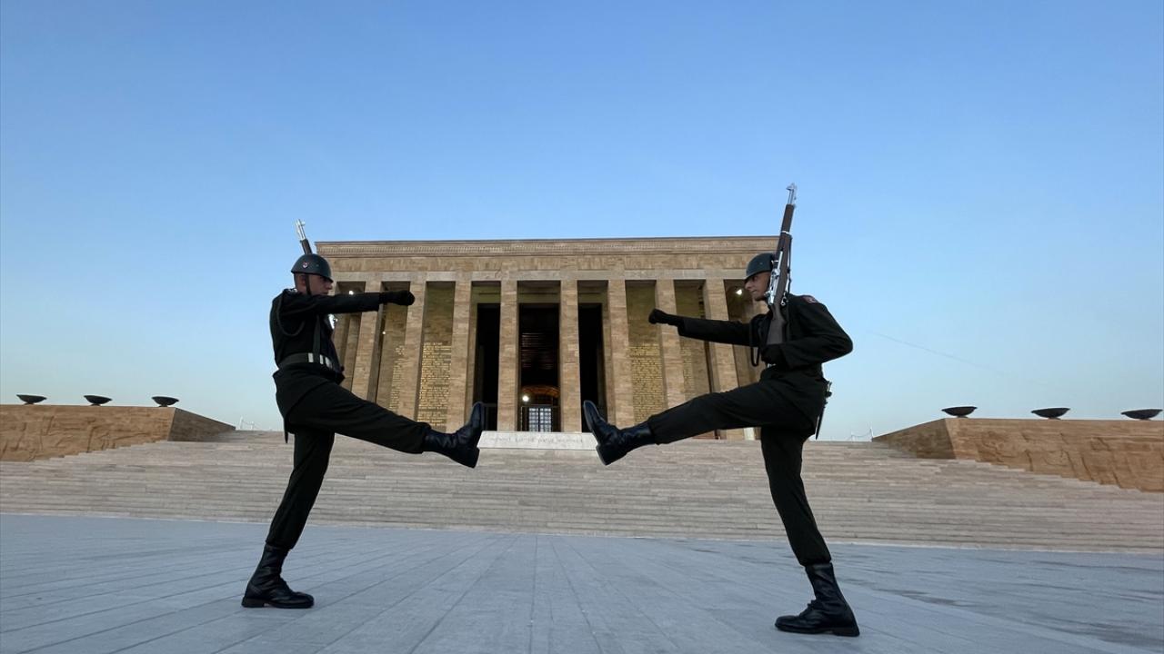 Etnografya Müzesi`ndeki geçici kabir