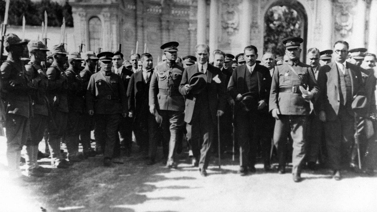  Türkiye Cumhuriyeti`nin ilk Cumhurbaşkanı