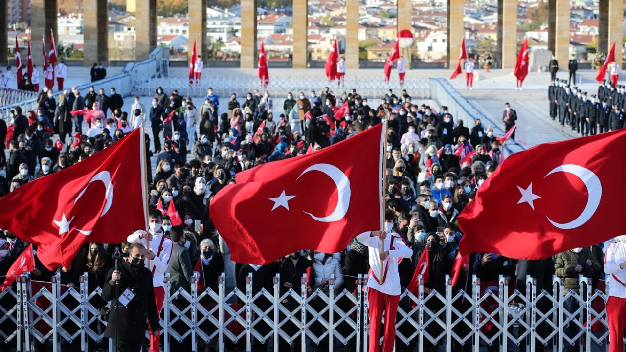 Anıtkabir ziyarete açıldı