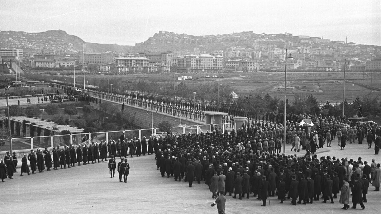 Cenaze namazını Şerafeddin Yaltkaya kıldırdı