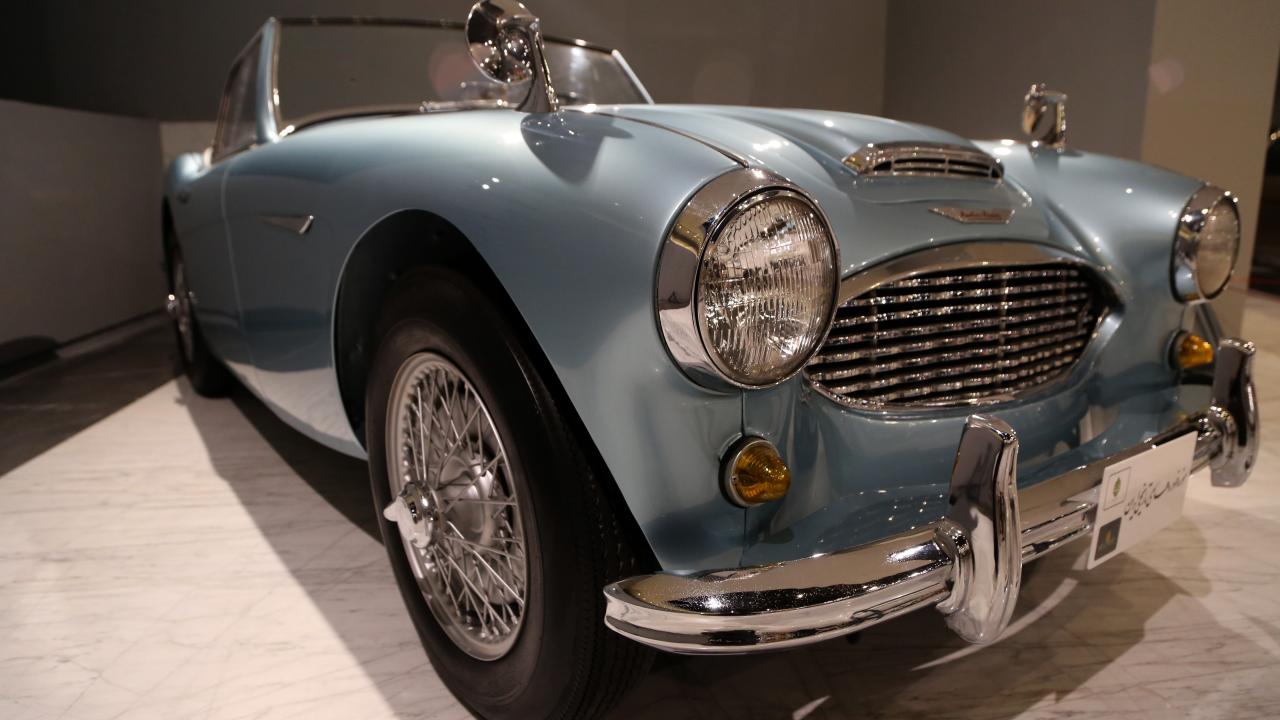 Müzede tarihi 55 otomobil, 4 motosiklet ve 2 saltanat faytonu var