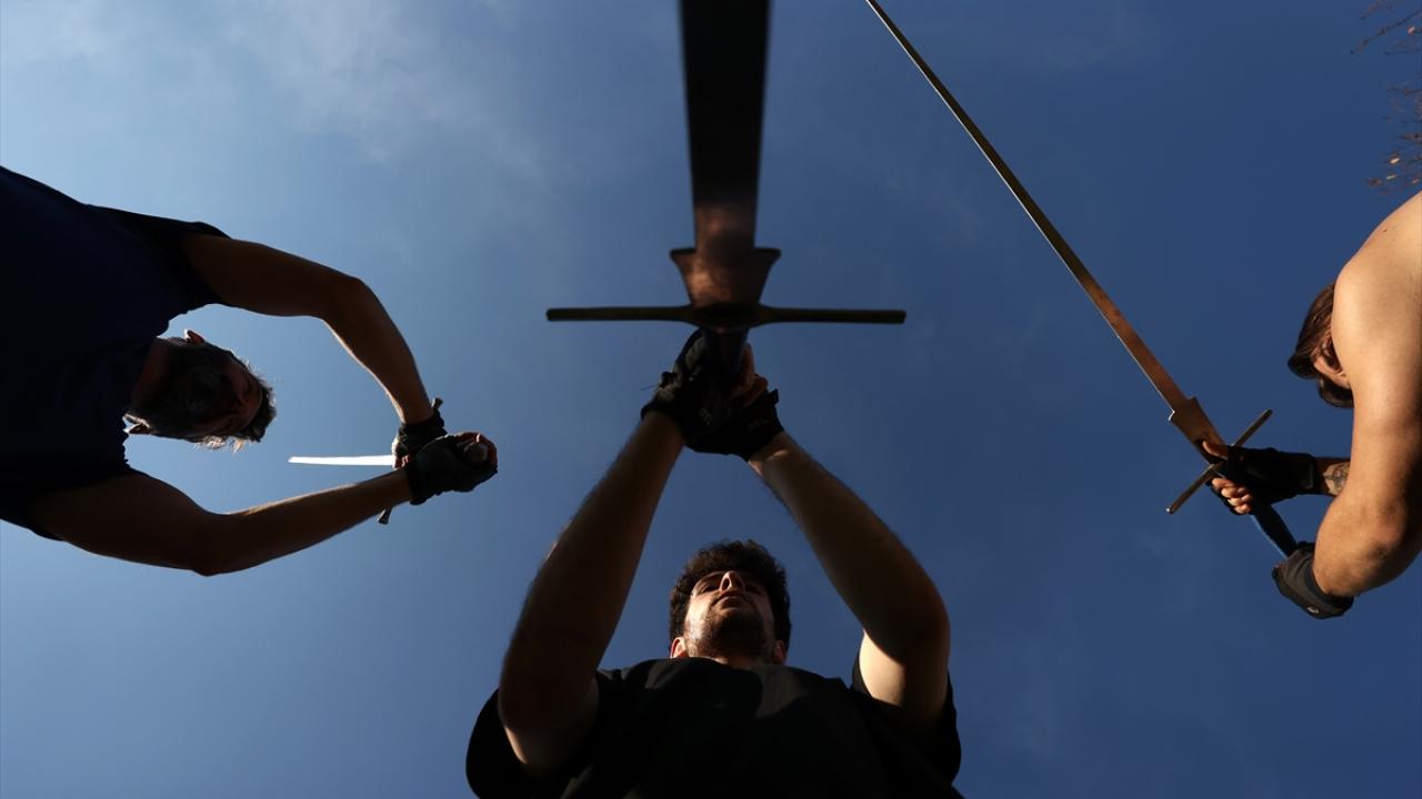 "Antrenmanları yaparken İngilizce konuşuyoruz"