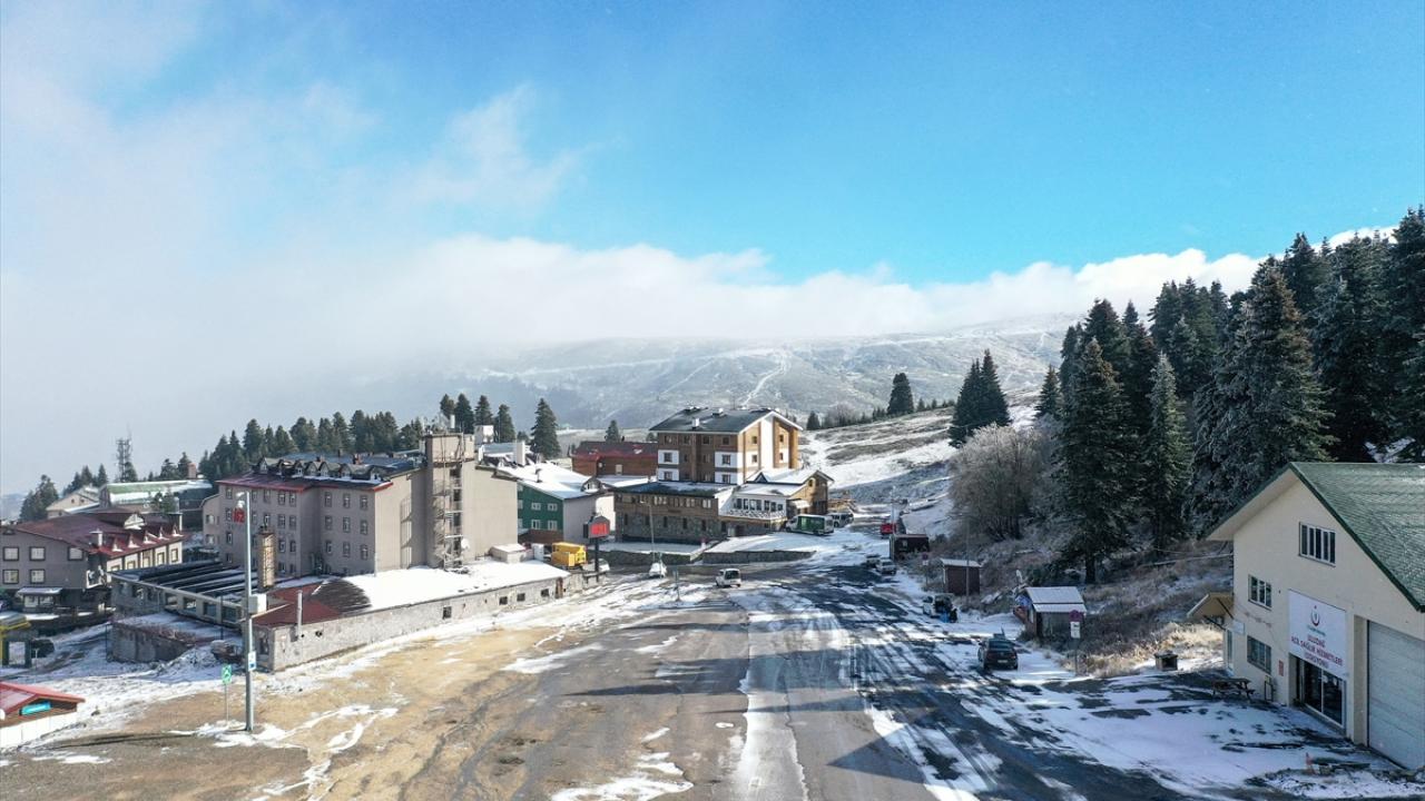 Uludağ`da kısa süreli kar yağışı