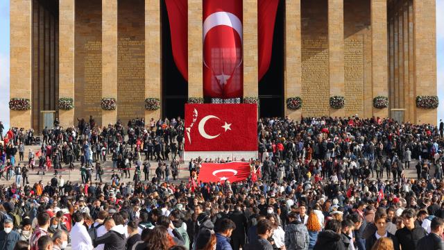 Atatürkün vefatının 83. yılında vatandaşlar Anıtkabire akın etti