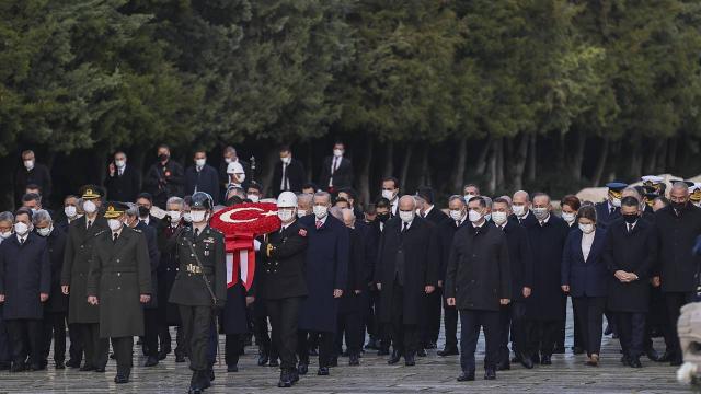 Atatürk için Anıtkabirde devlet töreni düzenlendi
