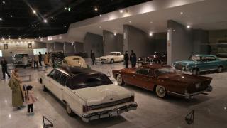 Şahların kullandığı araçlar İran'da müzede sergileniyor