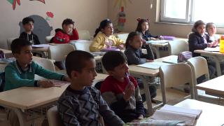 Afganistan'daki Maarif Okulları'nda ders zili çaldı