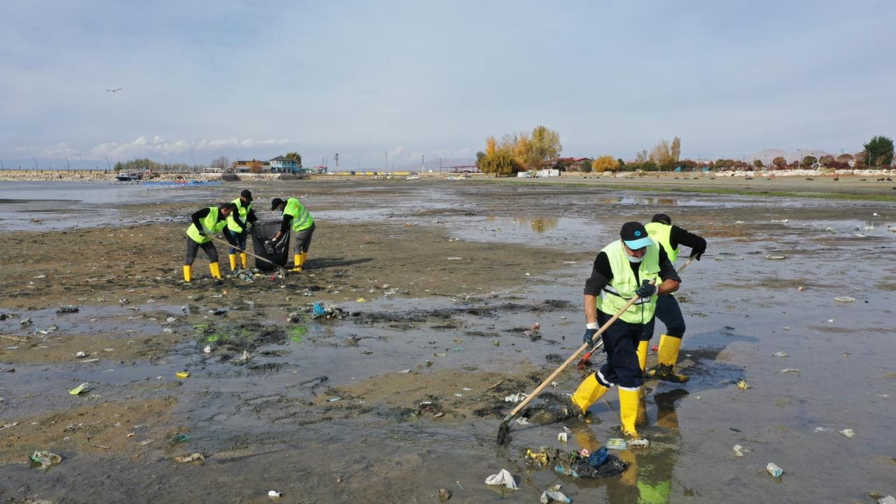 Asıl temizliğin kirletmemek olduğunu belirten Aydın,