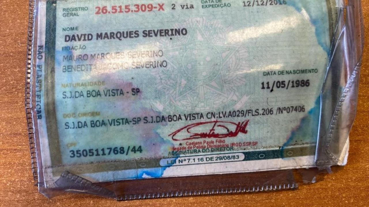 Sahte kimlikle yakalandı