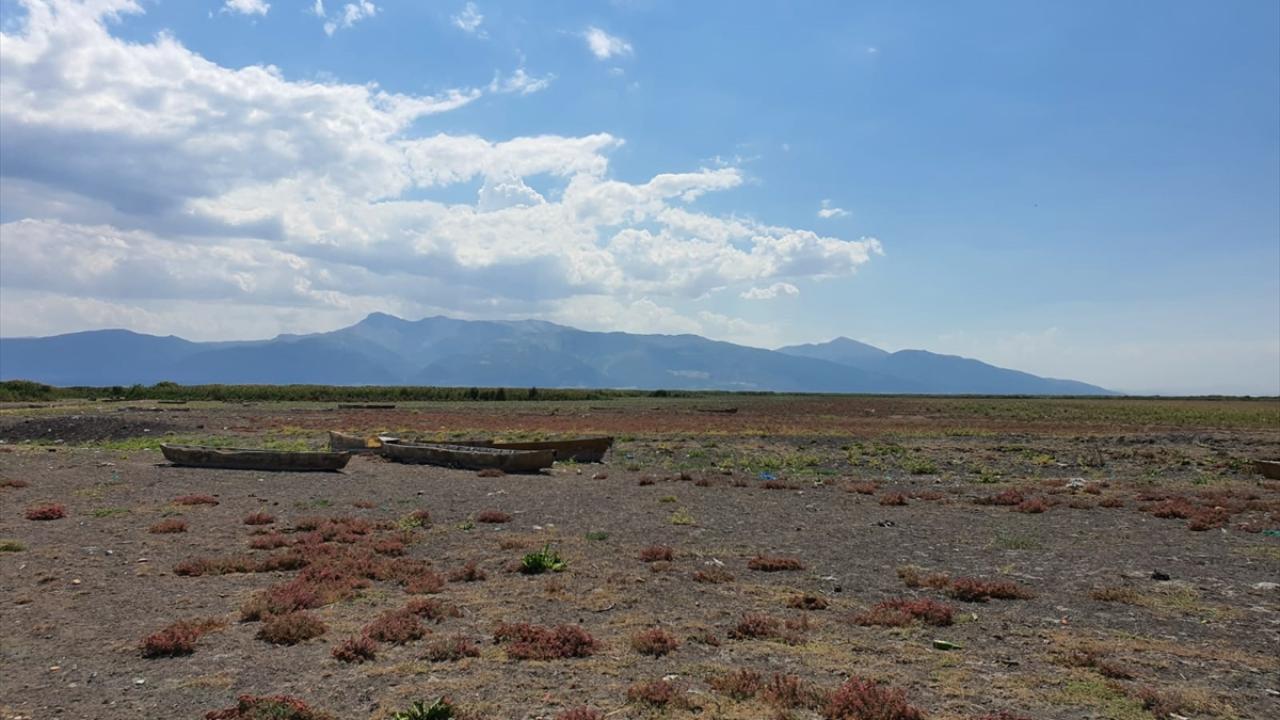 Depremlerin gölün çekilmesine etkisi araştırıldı