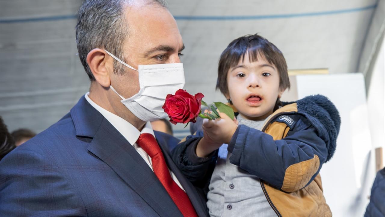 "Çocukların yeri dağ değildir annelerin kucağıdır, yanıdır"