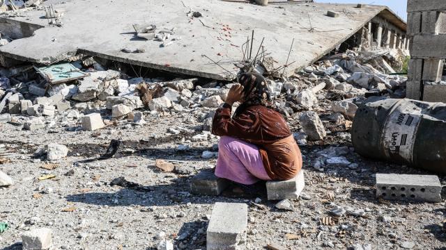 Rejim güçleri İdlibde sivil yerleşim yerlerini hedef aldı