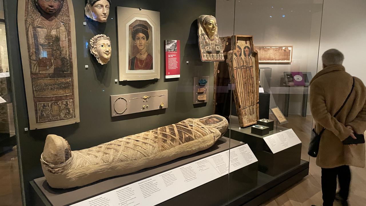 Qurna Kraliçesi’nin tabutu Antik Mısır bölümünde