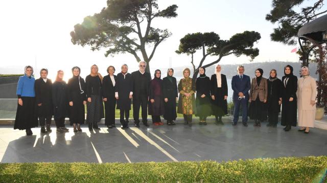 Emine Erdoğan, Şule Yüksel Şenler Vakfı Yönetim Kurulu üyeleriyle buluştu