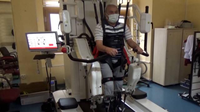 Hastaneye sedye ile girdi yürüyerek çıktı