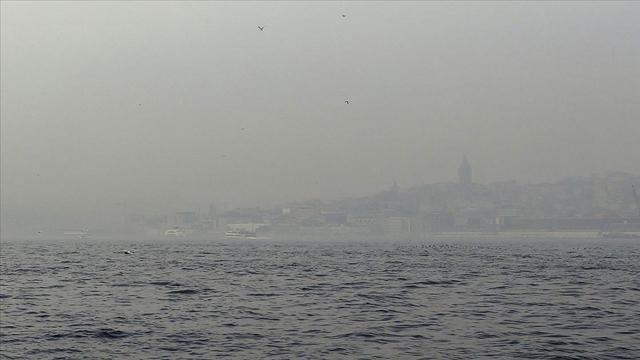 İstanbul Boğazında ulaşıma "sis" engeli