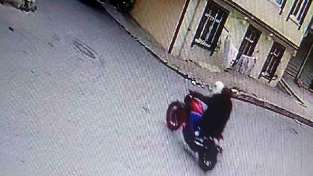 1,5 milyon lira değerinde çek olan çantayı gasbettiler