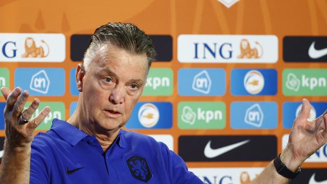 Louis van Gaaldan Hollanda hükümetine COVID-19 tepkisi