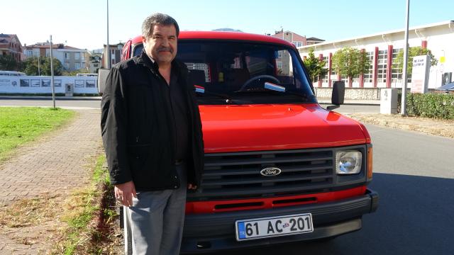 Sevdalısı olduğu minibüsü baştan aşağı yeniledi