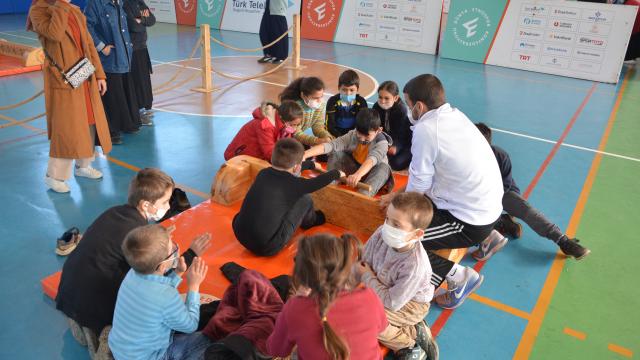 Kastamonu ve Sinopta sel bölgesindeki çocuklara geleneksel oyunlar oynatıldı