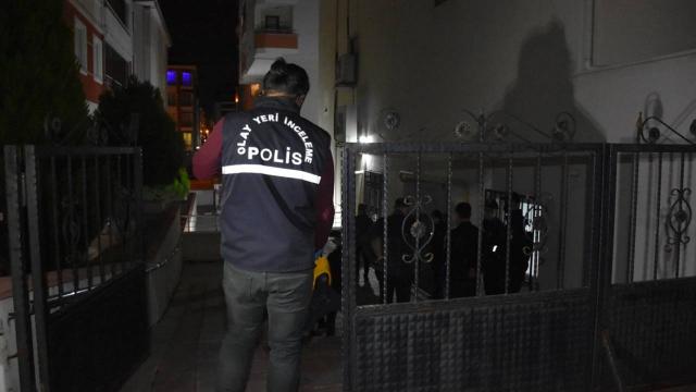 Anne ve babasını öldüren genç intihar etti