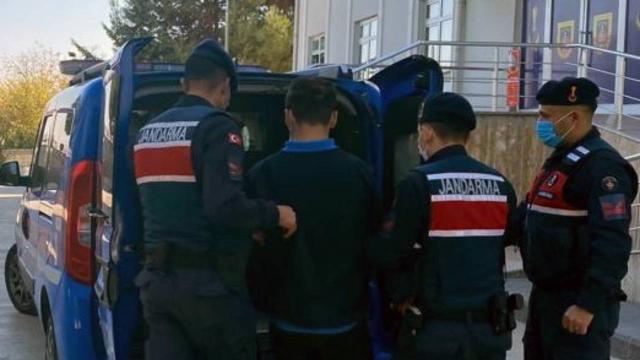 Müşterilerin kart bilgileriyle internette harcama yapan zanlı tutuklandı