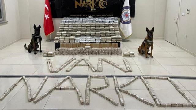 Vanda 563 kilo uyuşturucu ele geçirildi