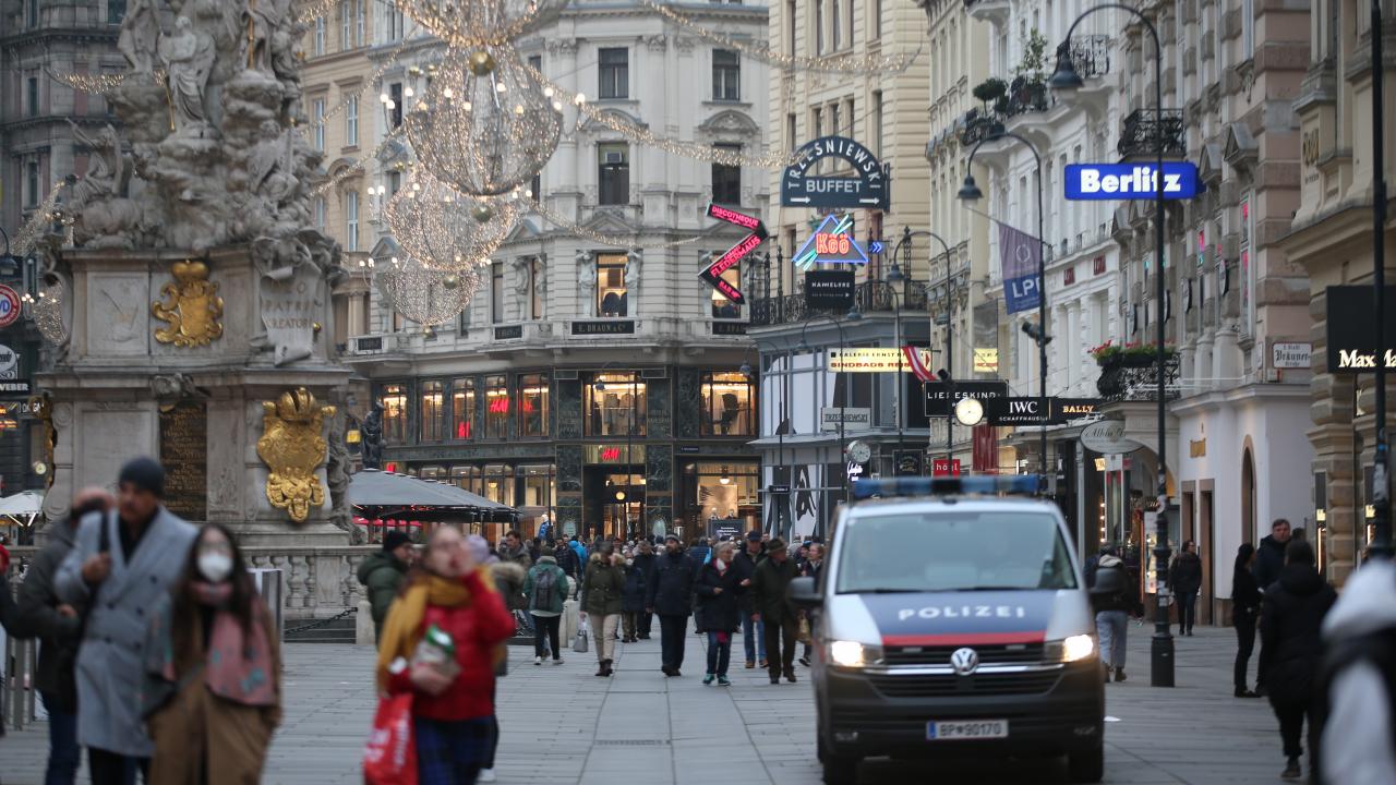 Viyana’da aşı ve test şartı