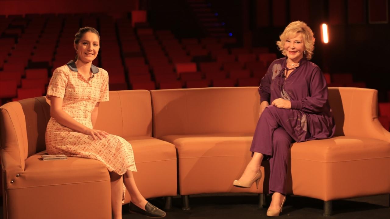 Müziğin ve müzisyenlerin yanında