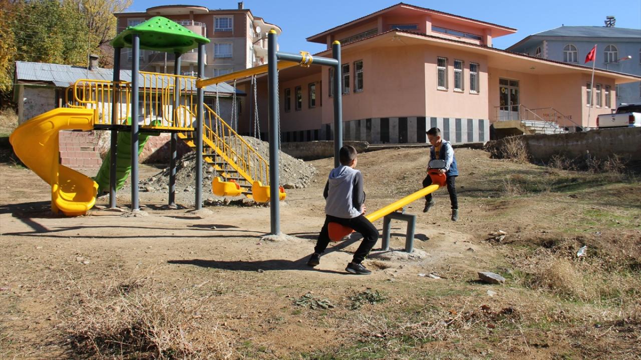 "Parklar çocuklarımızın eğlence mekanı oldu"