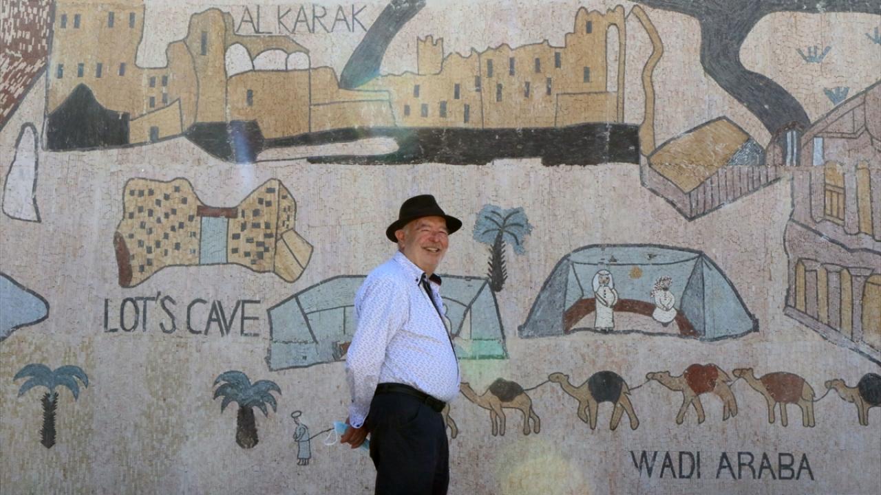 Ürdün`ün en önemli turistik mekanları eserde yerini aldı