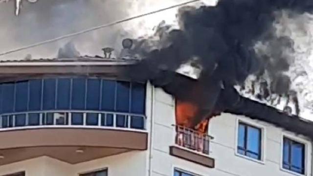 Ankarada apartman yangını: 2 kişi dumandan etkilendi