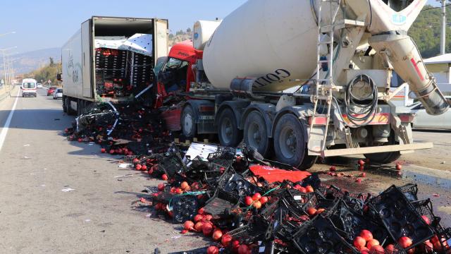 Burdurda tırla çarpışan beton mikserinin sürücüsü yaralandı